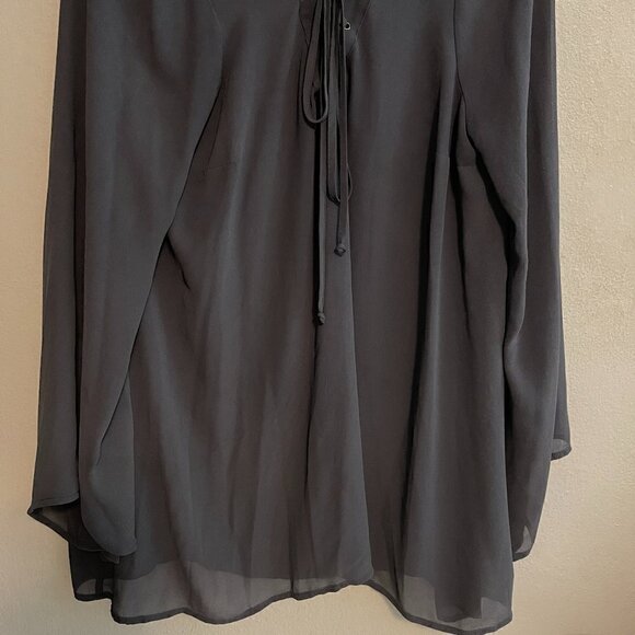Torrid Charcoal long sleeve sheer blouse with tie-up front Sz 0 - Picture 2 of 3